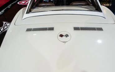 Chevrolet-Corvette-convertible-1972-White-Tan-48