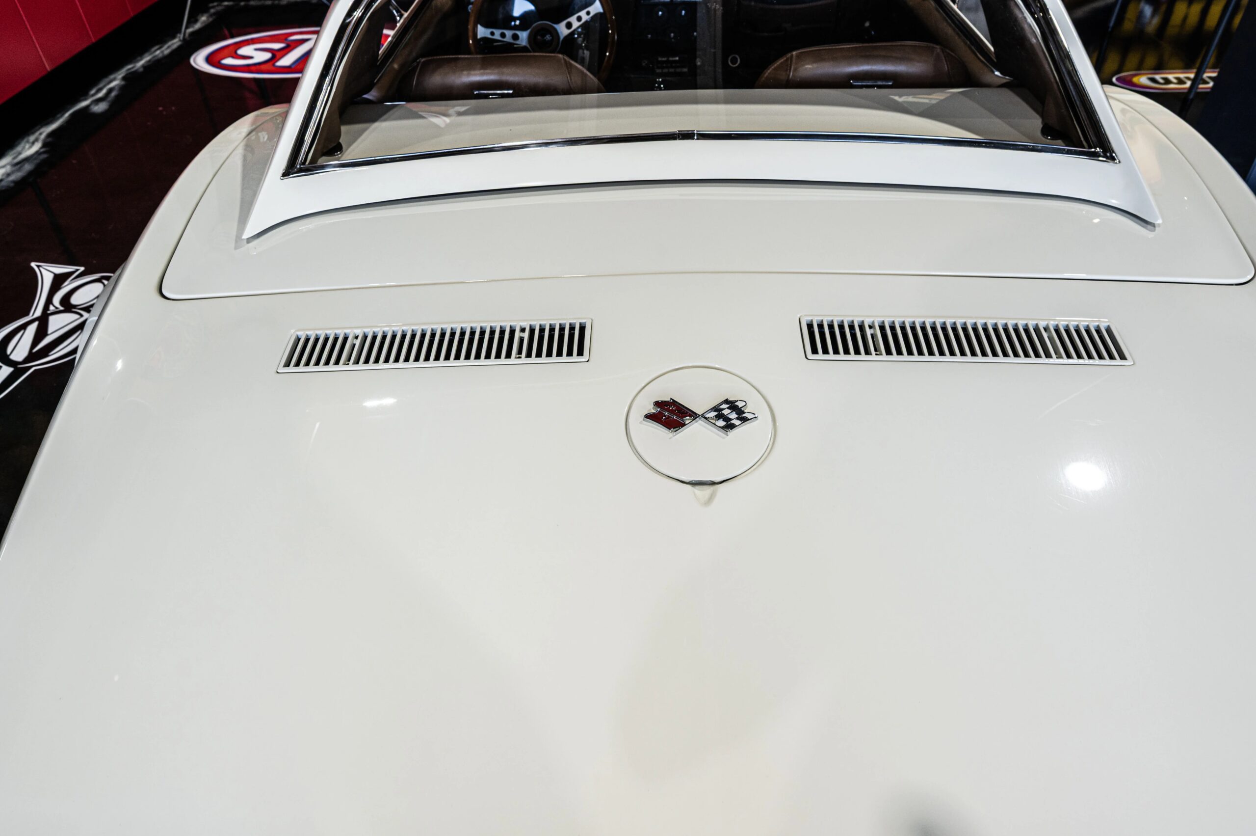 Chevrolet-Corvette-convertible-1972-White-Tan-48