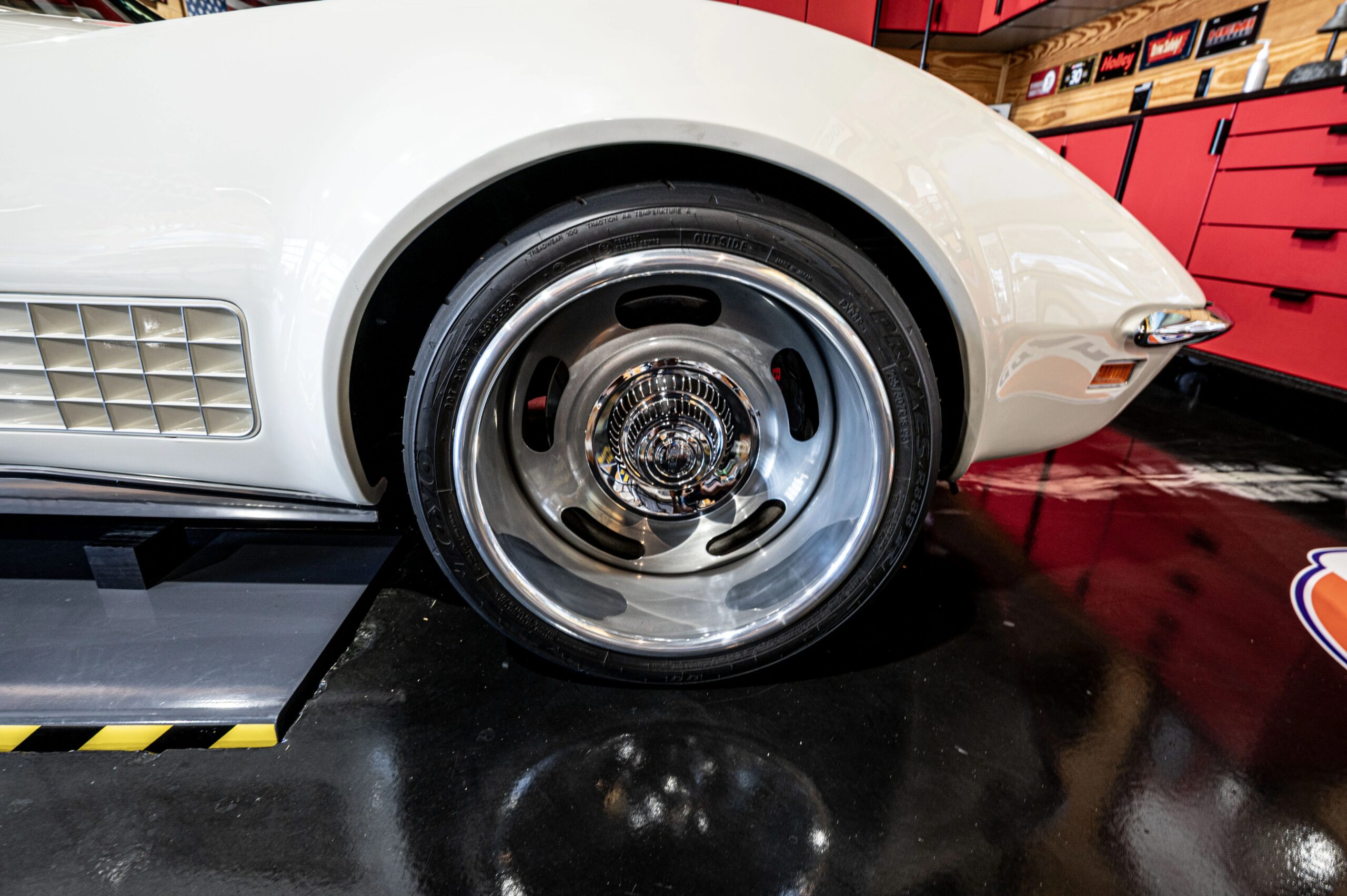 Chevrolet-Corvette-convertible-1972-White-Tan-5