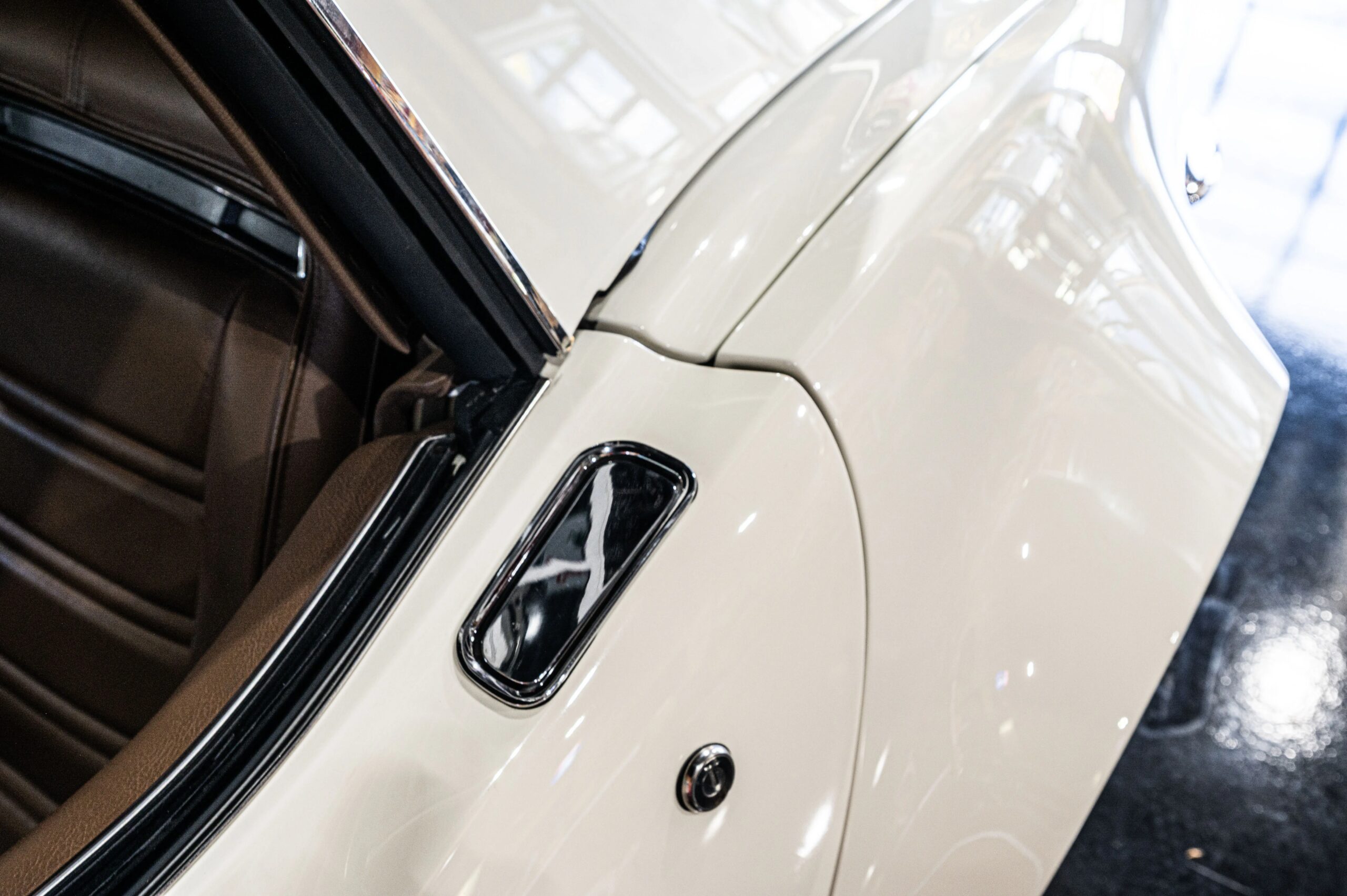 Chevrolet-Corvette-convertible-1972-White-Tan-51