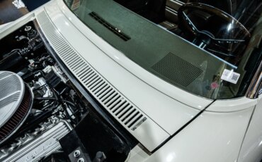 Chevrolet-Corvette-convertible-1972-White-Tan-55
