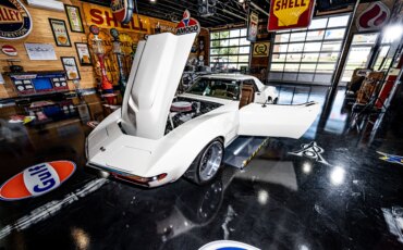 Chevrolet-Corvette-convertible-1972-White-Tan-56