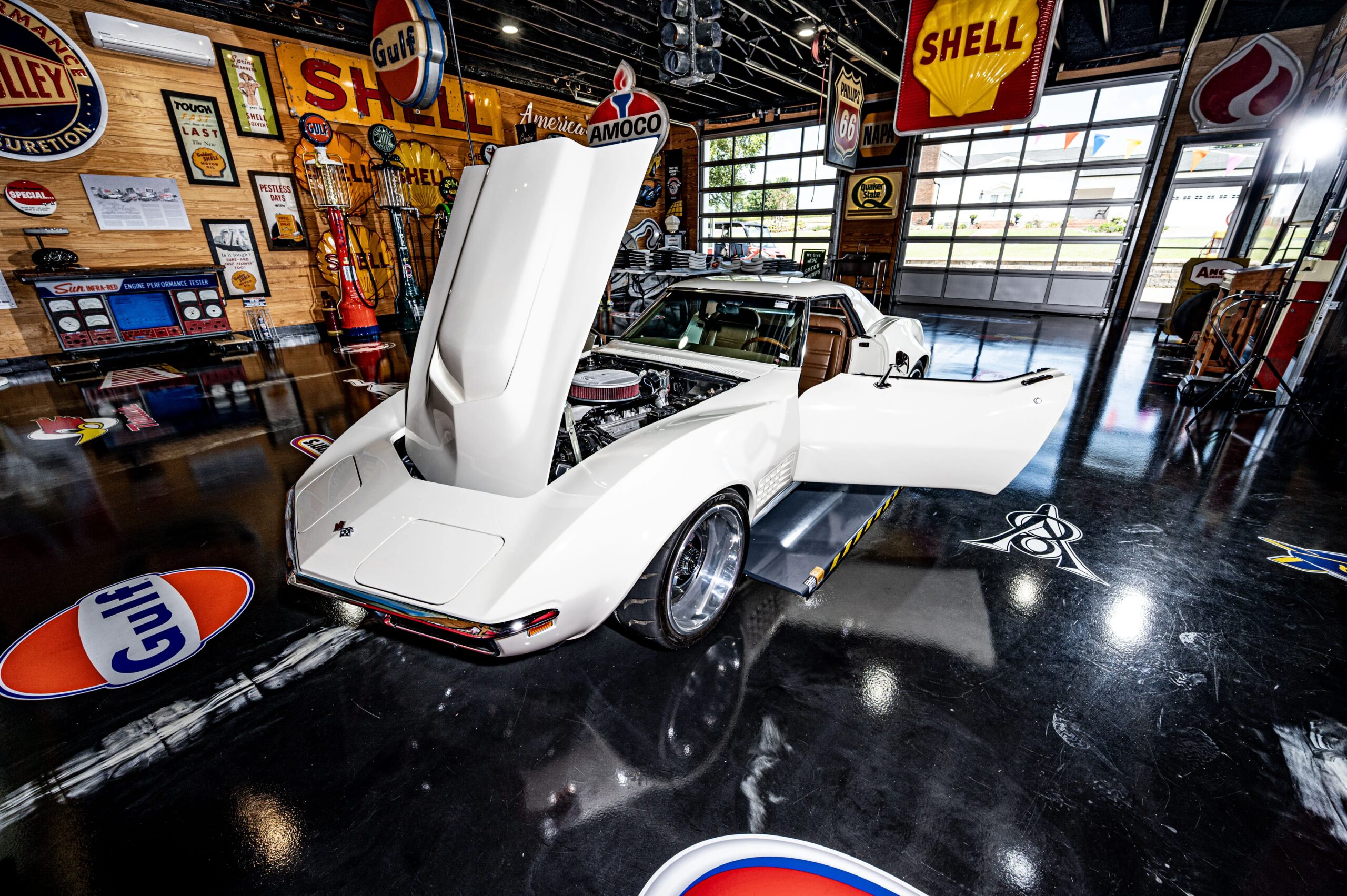 Chevrolet-Corvette-convertible-1972-White-Tan-56
