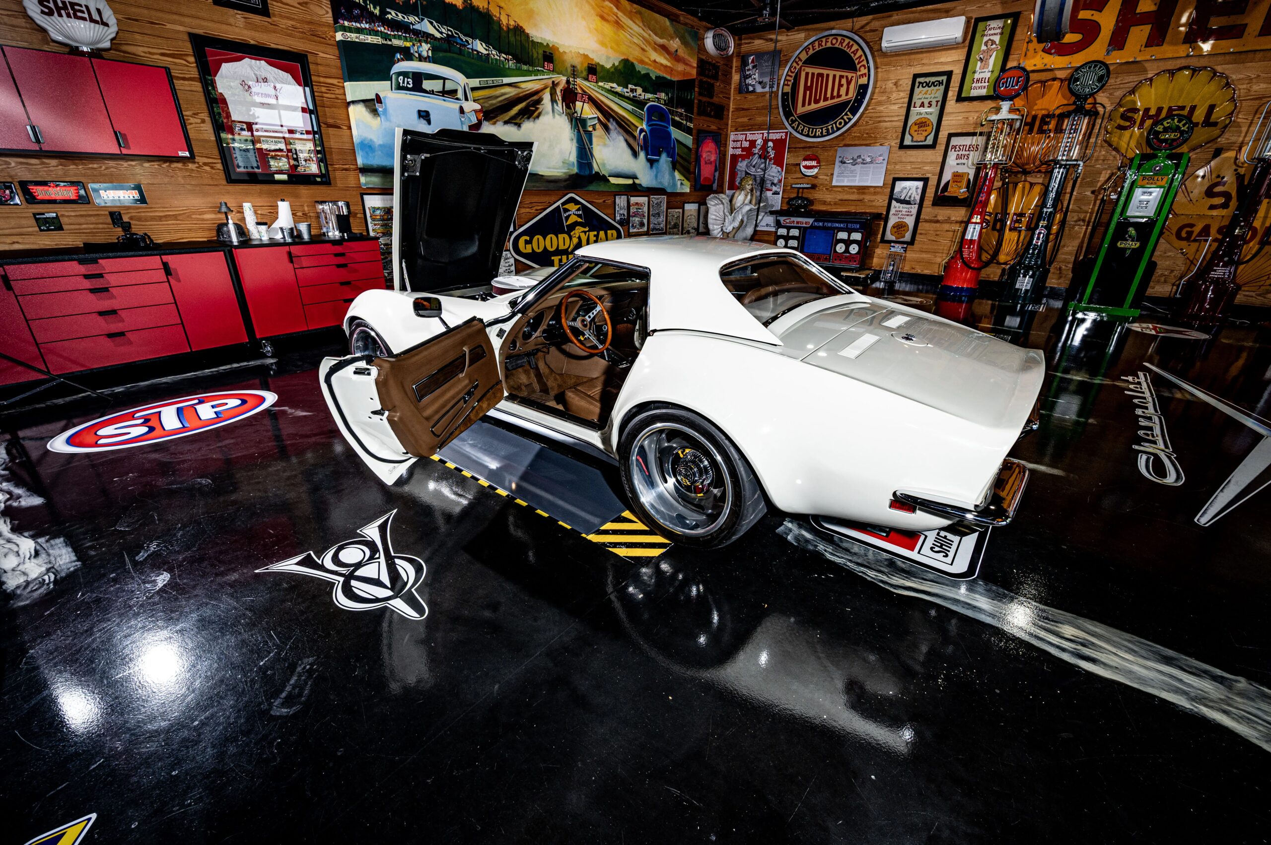 Chevrolet-Corvette-convertible-1972-White-Tan-57