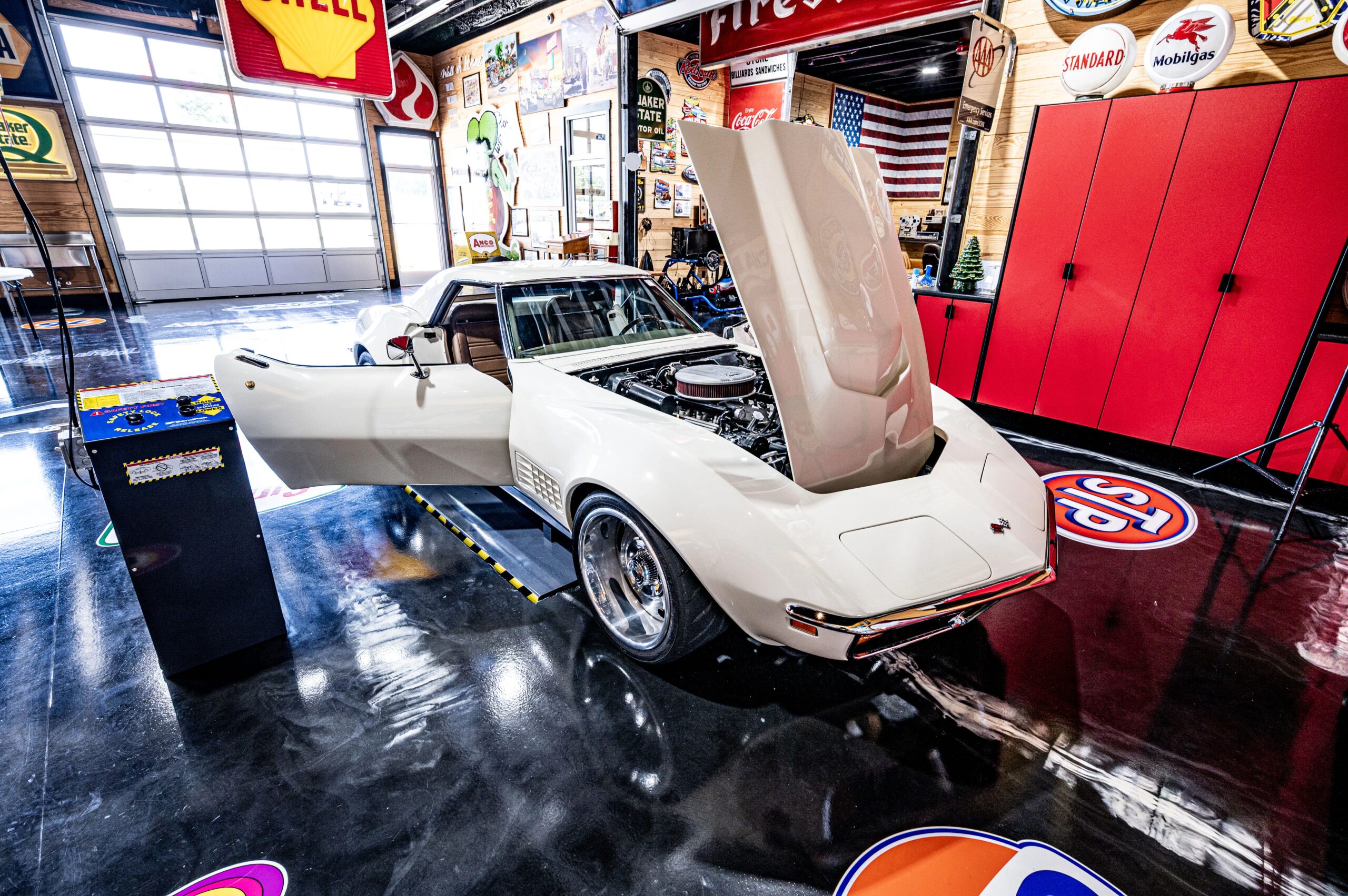 Chevrolet-Corvette-convertible-1972-White-Tan-58