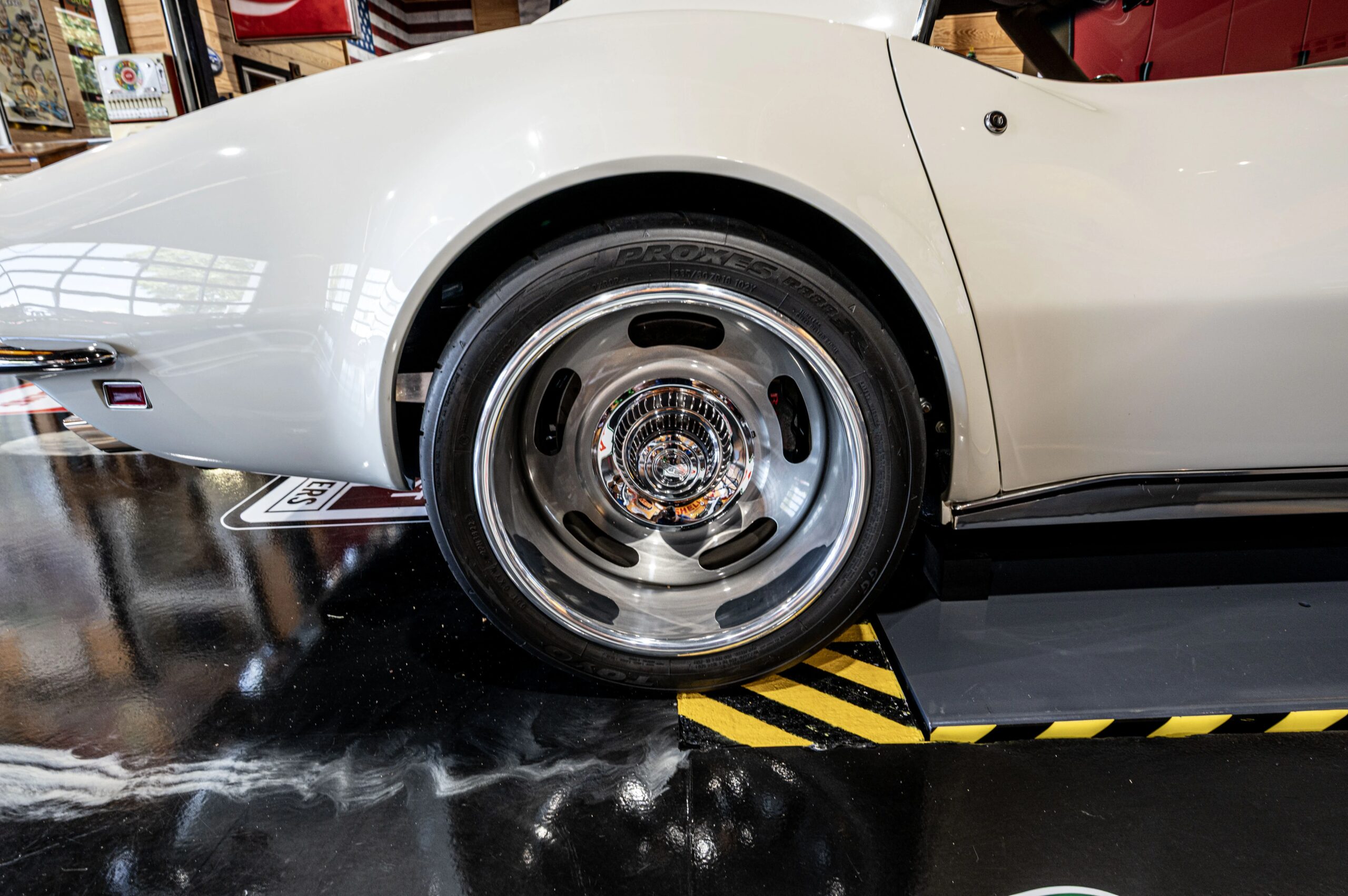 Chevrolet-Corvette-convertible-1972-White-Tan-6