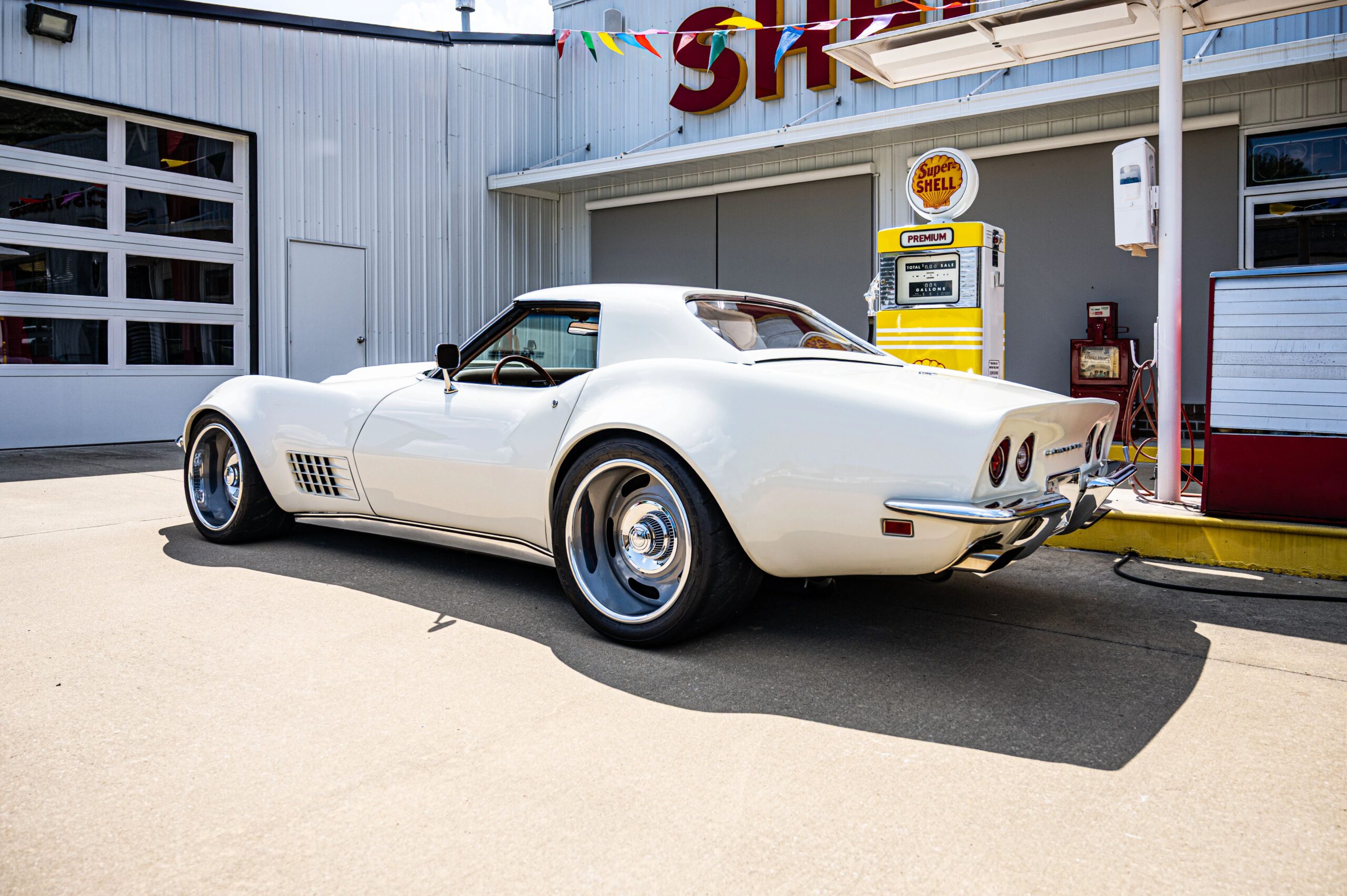 Chevrolet-Corvette-convertible-1972-White-Tan-60