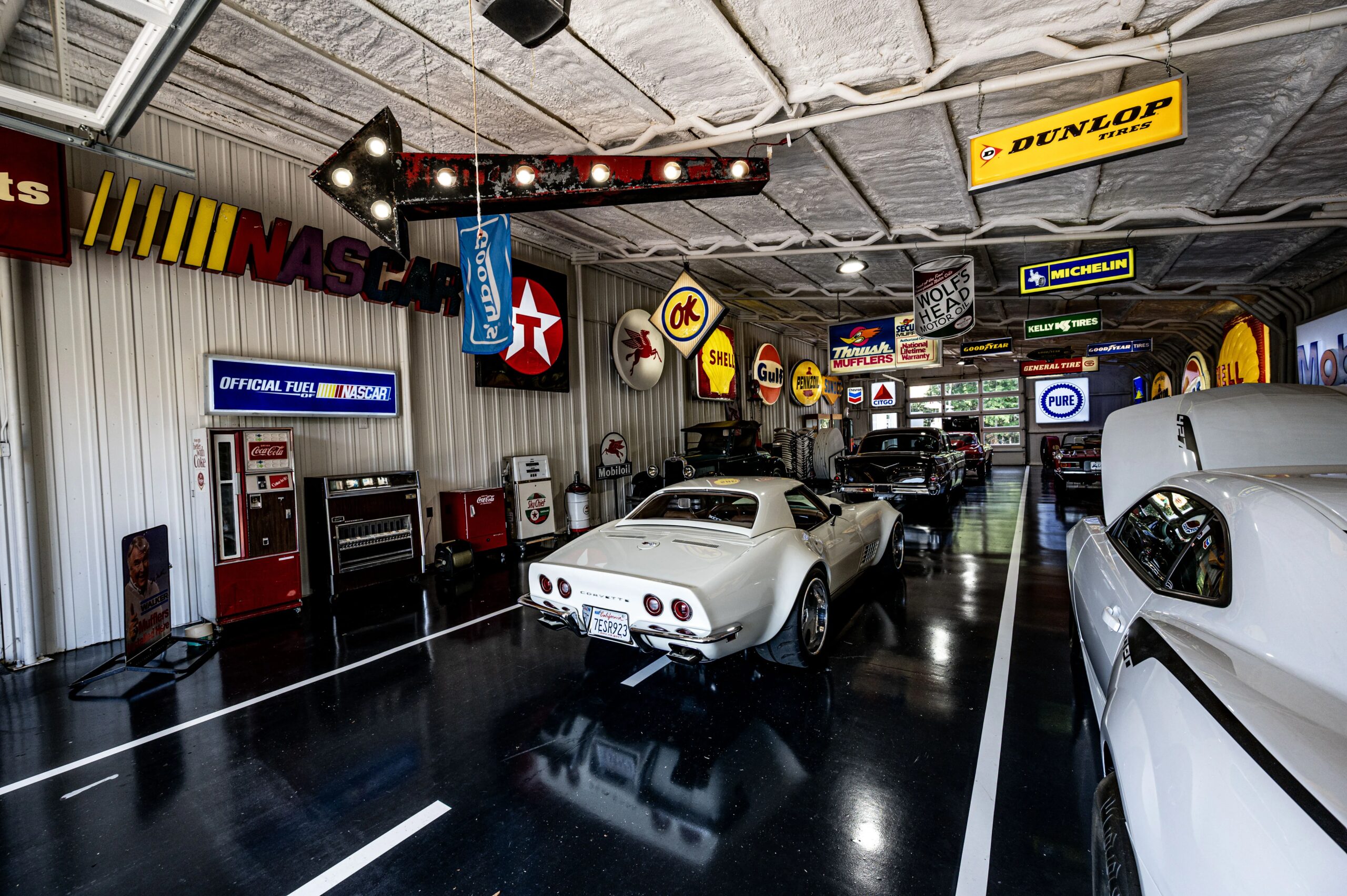 Chevrolet-Corvette-convertible-1972-White-Tan-65