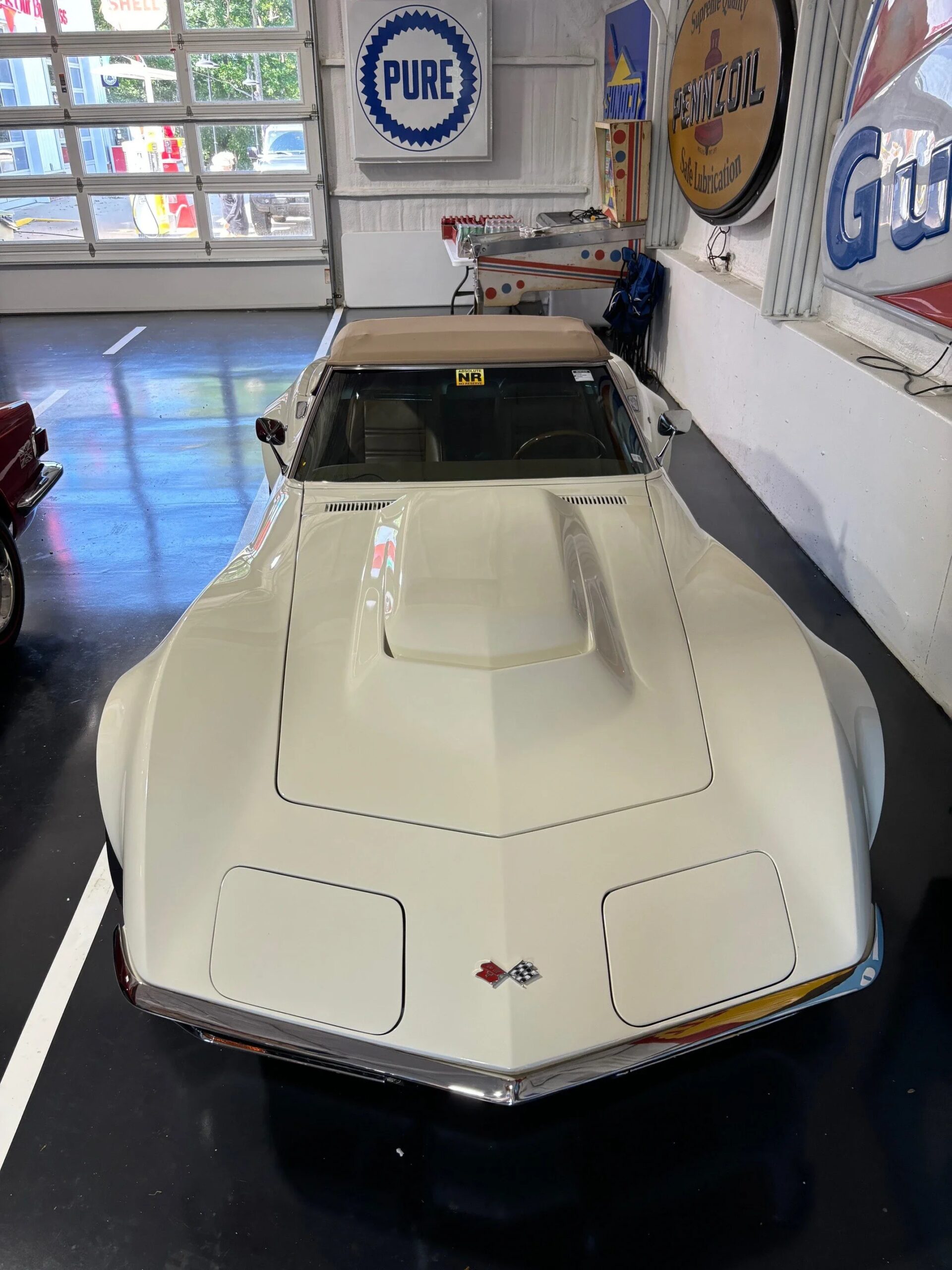 Chevrolet-Corvette-convertible-1972-White-Tan-69