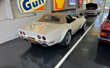 Chevrolet-Corvette-convertible-1972-White-Tan-71