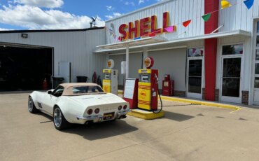 Chevrolet-Corvette-convertible-1972-White-Tan-72