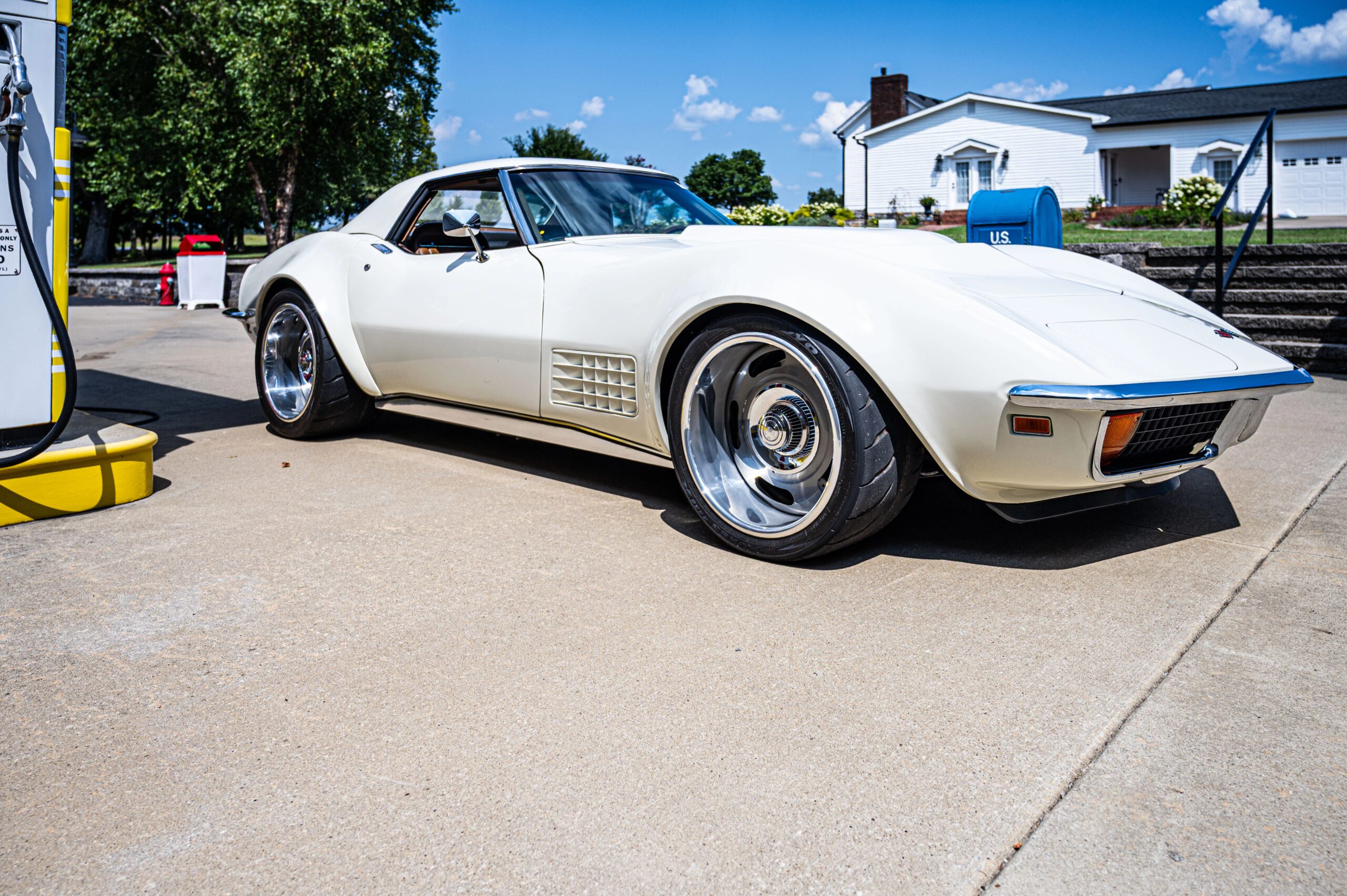 Chevrolet-Corvette-convertible-1972-White-Tan-77