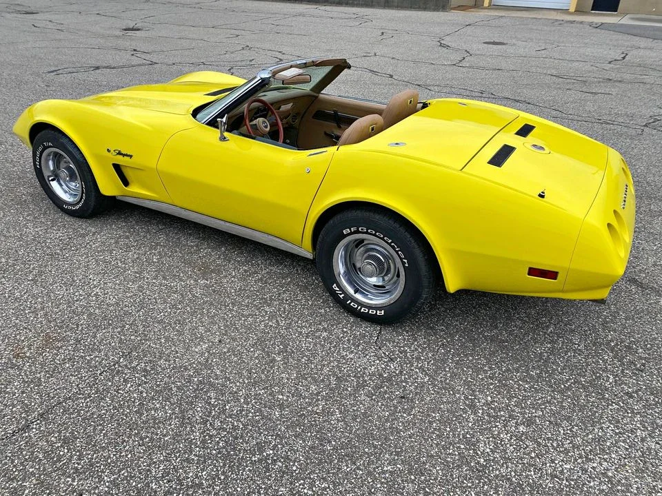 Chevrolet-Corvette-convertible-1974-Yellow-Brown-11