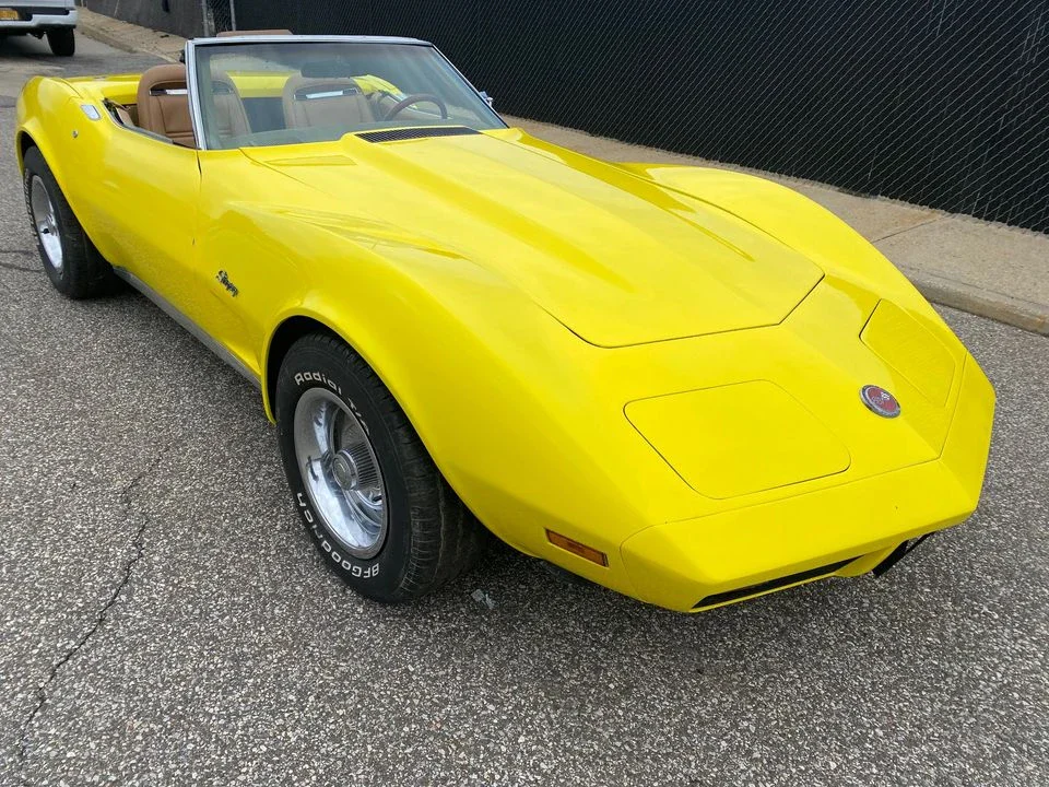Chevrolet-Corvette-convertible-1974-Yellow-Brown-12