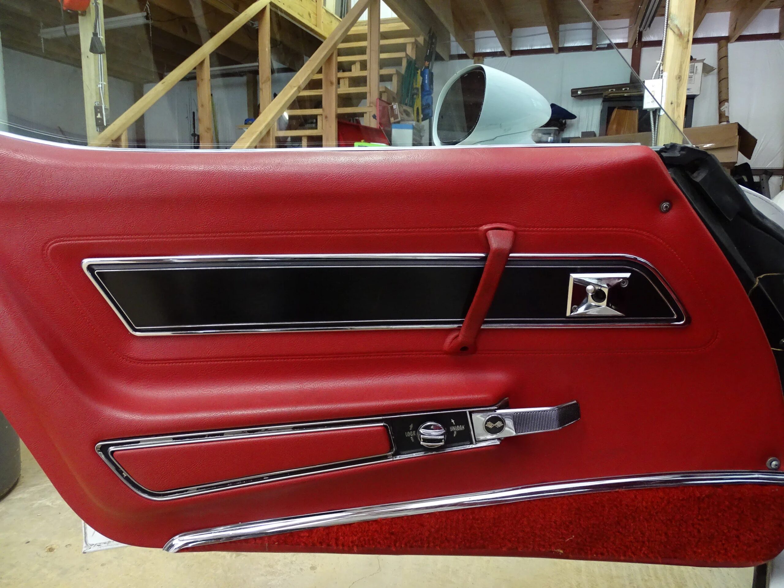 Chevrolet-Corvette-convertible-1977-White-Red-17