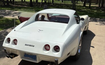 Chevrolet-Corvette-convertible-1977-White-Red-7