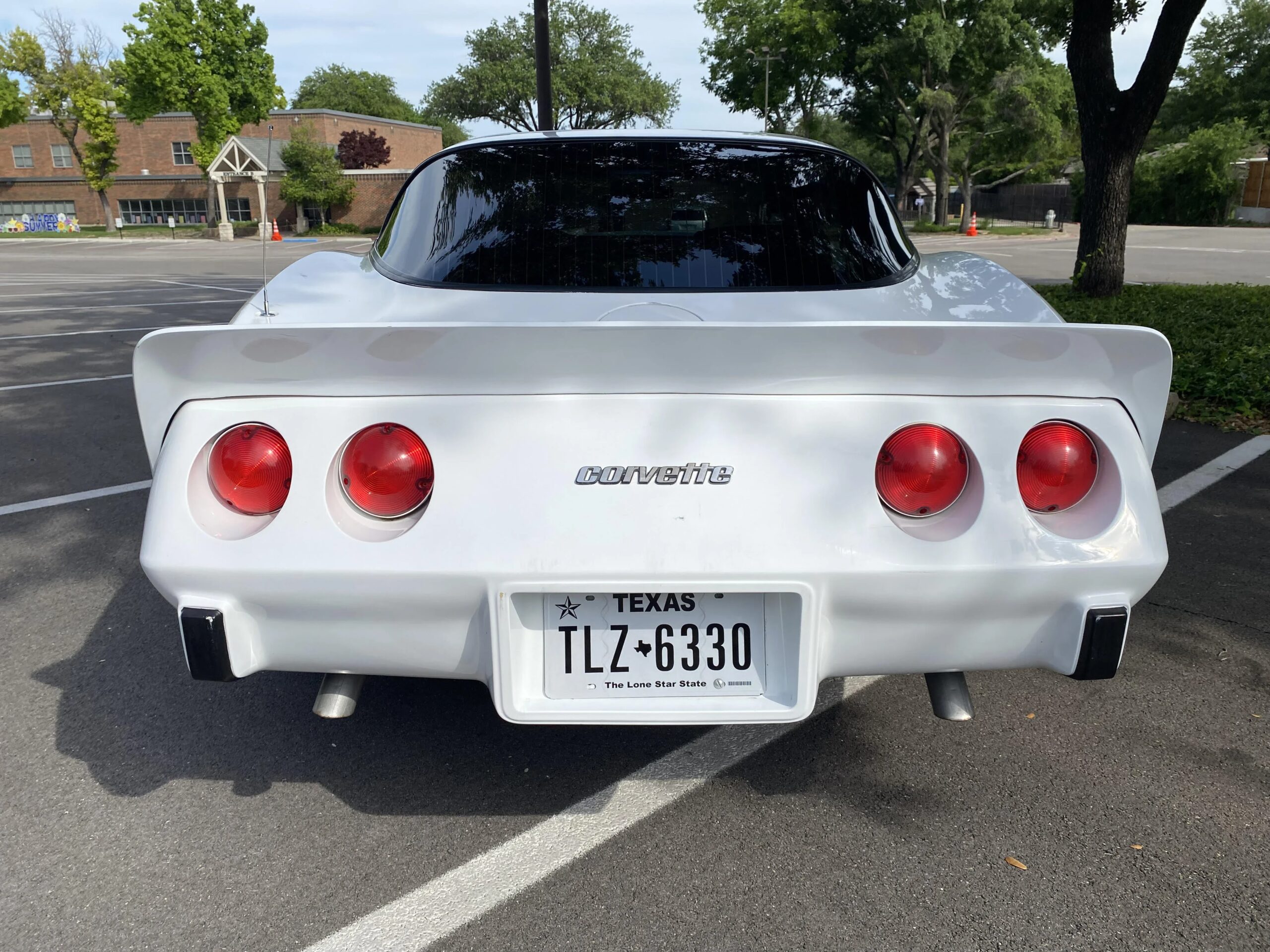 Chevrolet-Corvette-convertible-1979-White-Red-10
