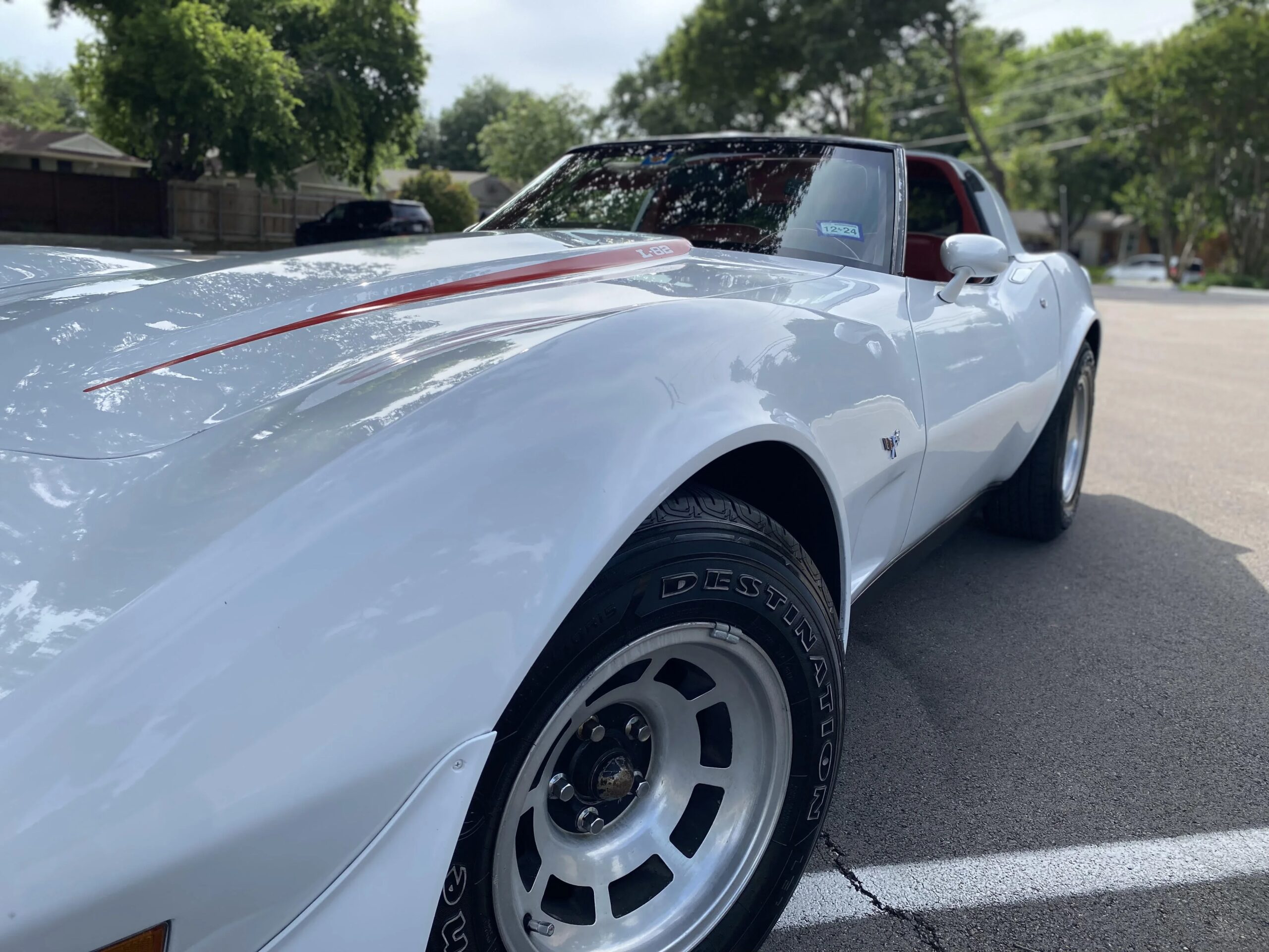Chevrolet-Corvette-convertible-1979-White-Red-12