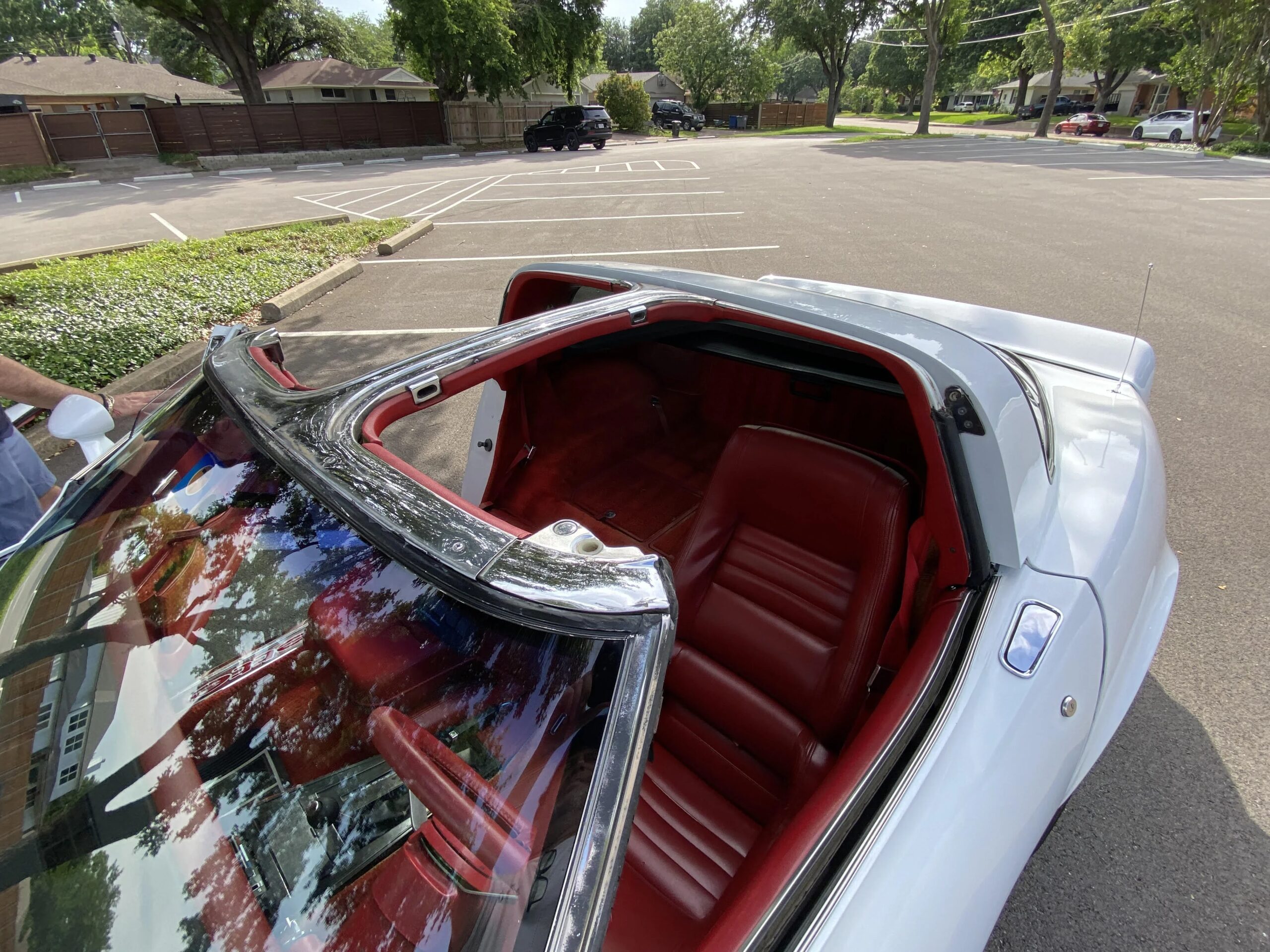 Chevrolet-Corvette-convertible-1979-White-Red-23