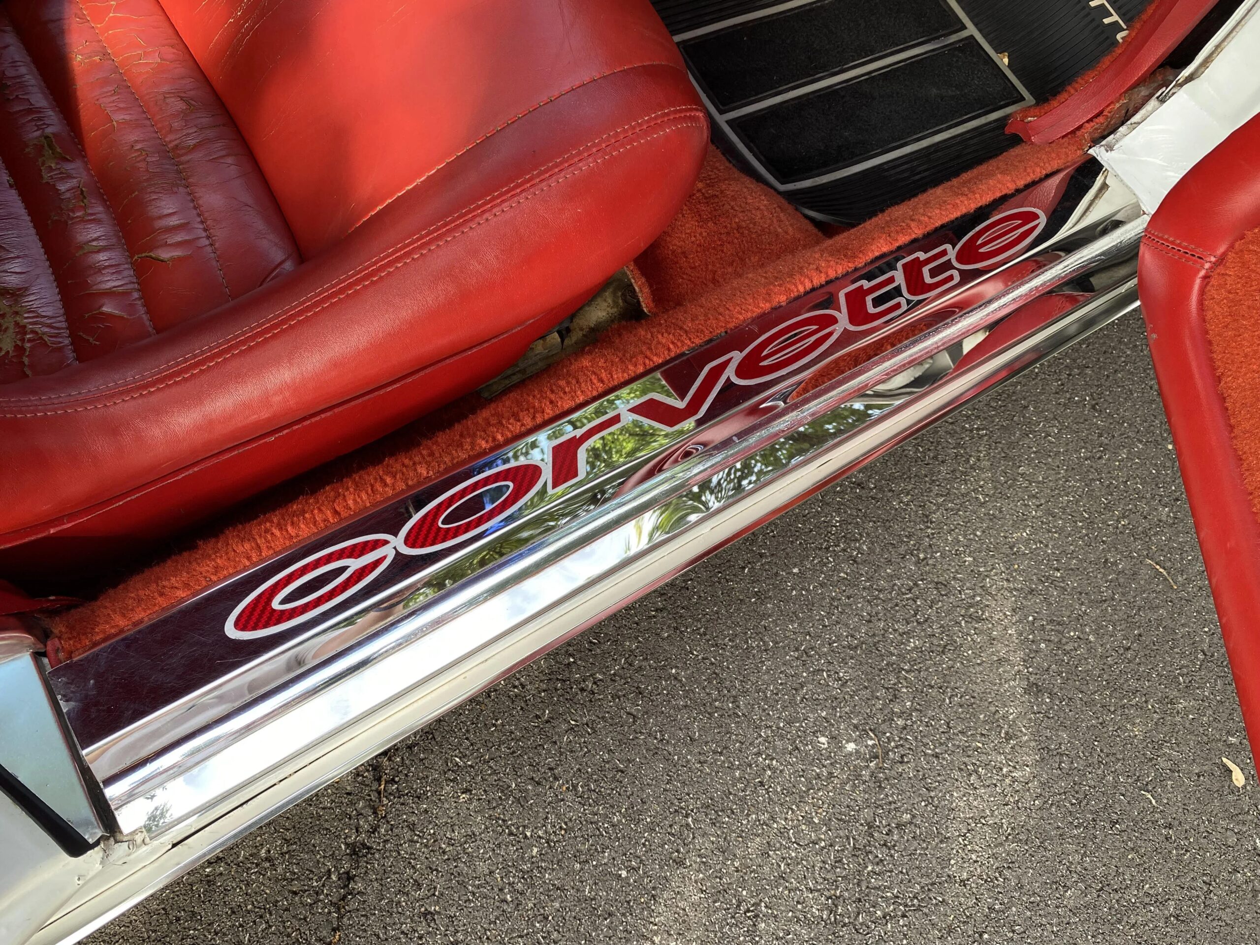 Chevrolet-Corvette-convertible-1979-White-Red-24