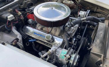 Chevrolet-Corvette-convertible-1979-White-Red-33