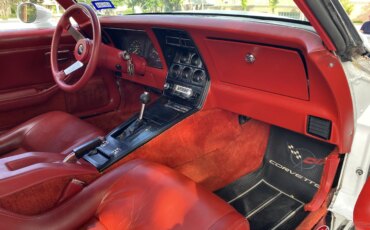 Chevrolet-Corvette-convertible-1979-White-Red-6