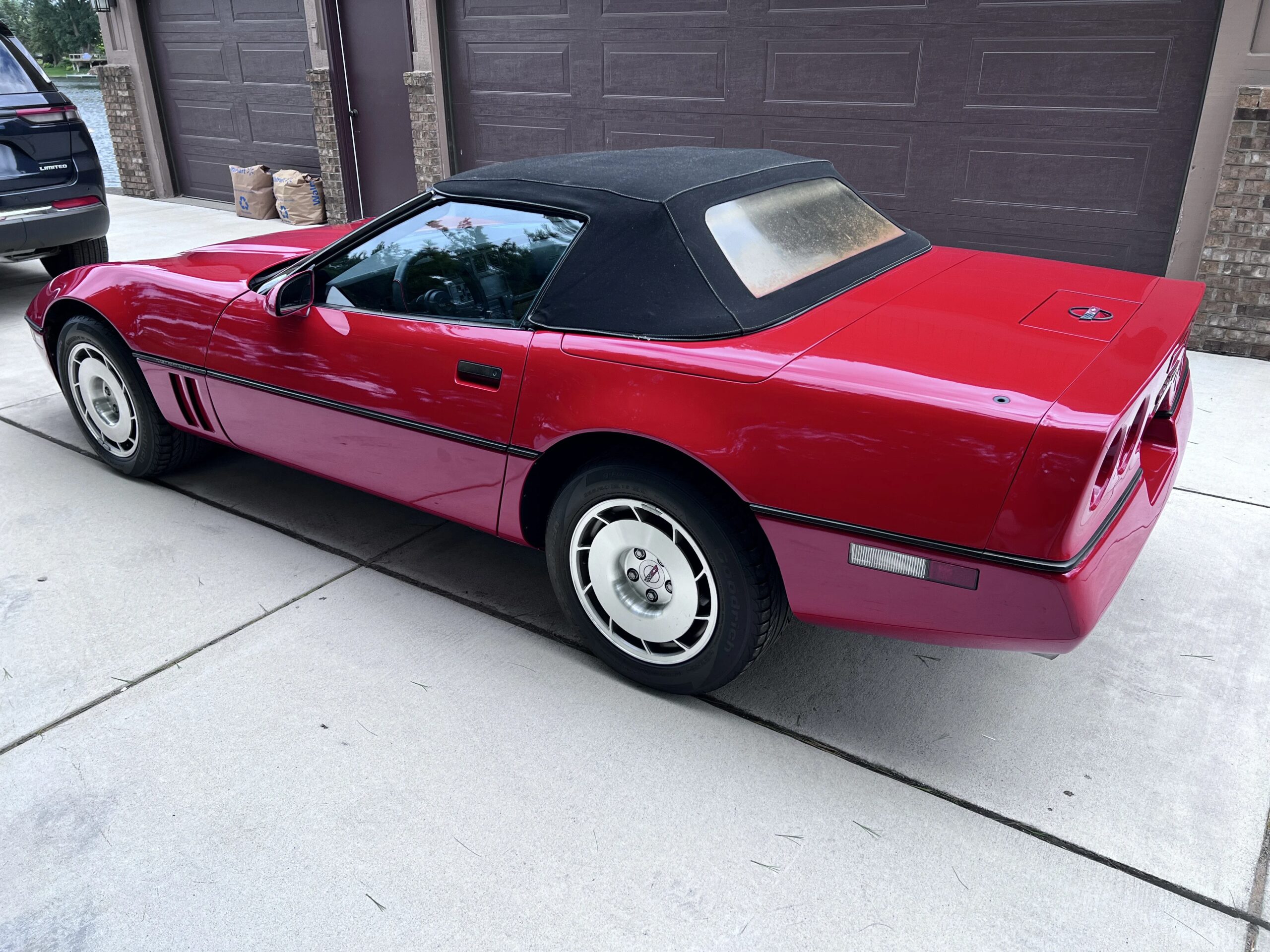 Chevrolet-Corvette-convertible-1986-Red-Black-14