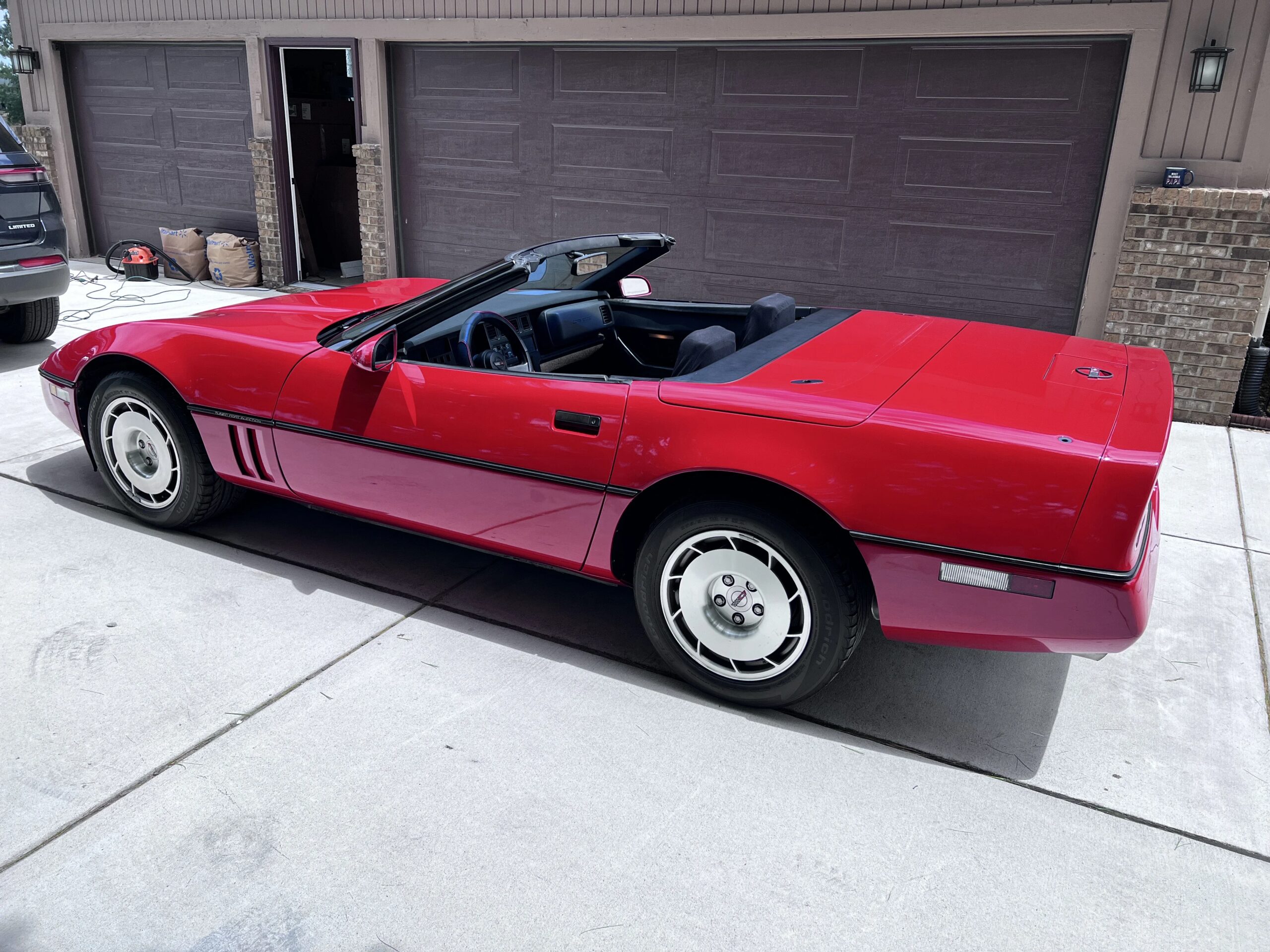Chevrolet-Corvette-convertible-1986-Red-Black-2