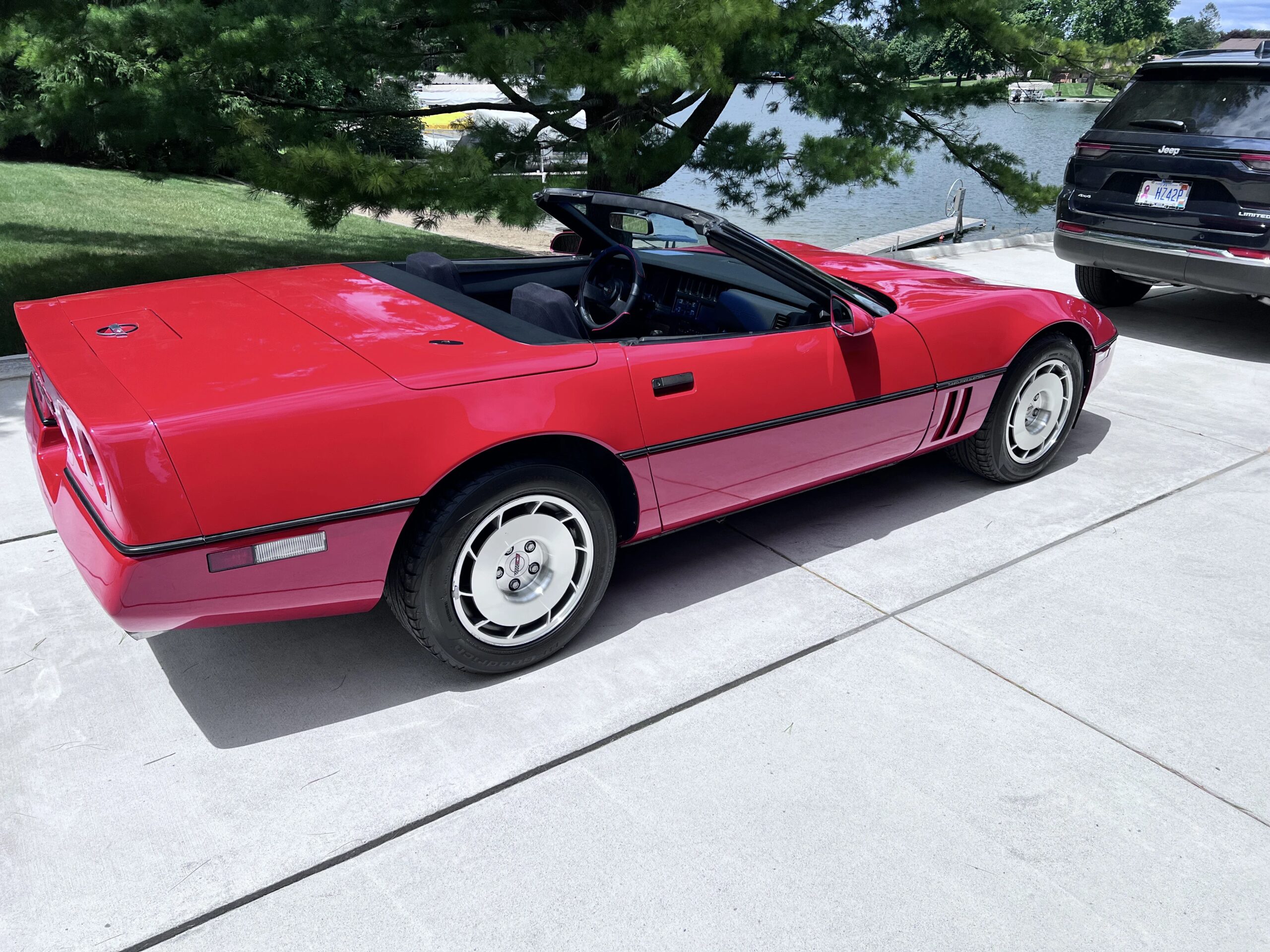 Chevrolet-Corvette-convertible-1986-Red-Black-9
