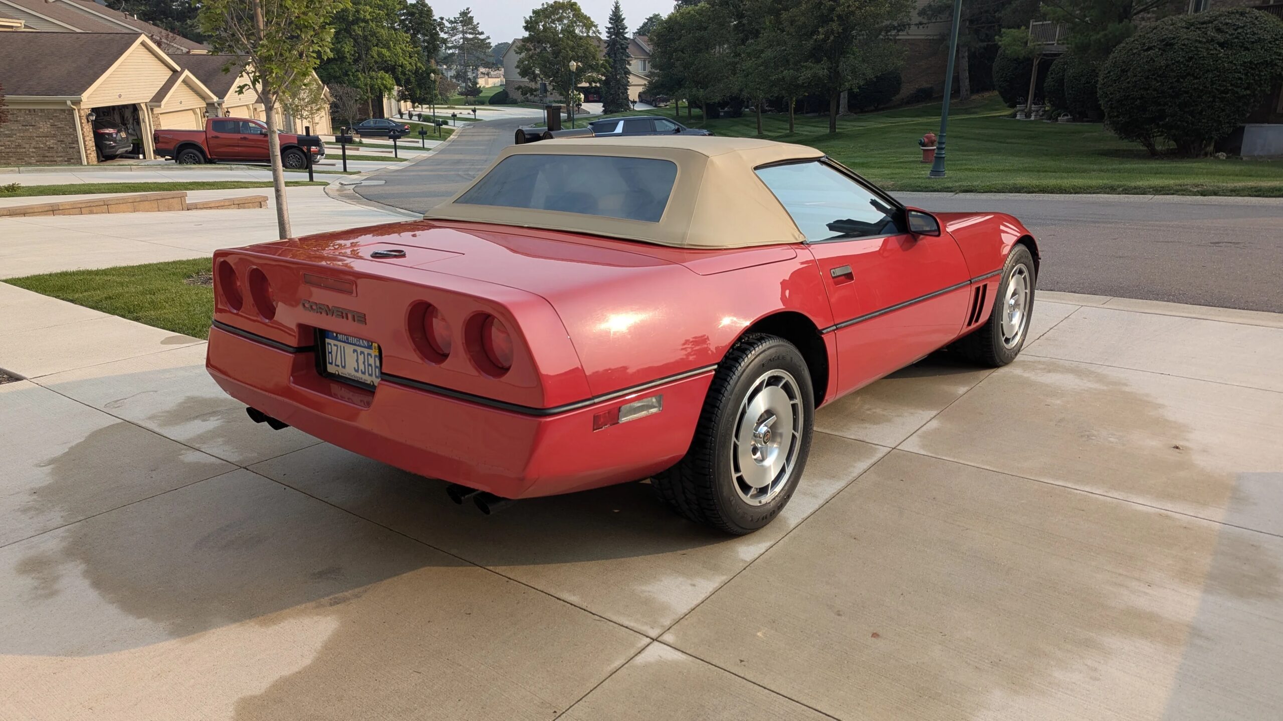 Chevrolet-Corvette-convertible-1986-Red-Tan-1