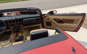 Chevrolet-Corvette-convertible-1986-Red-Tan-3