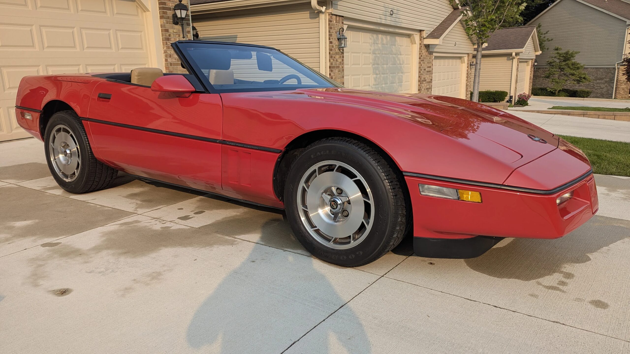 Chevrolet-Corvette-convertible-1986-Red-Tan-7