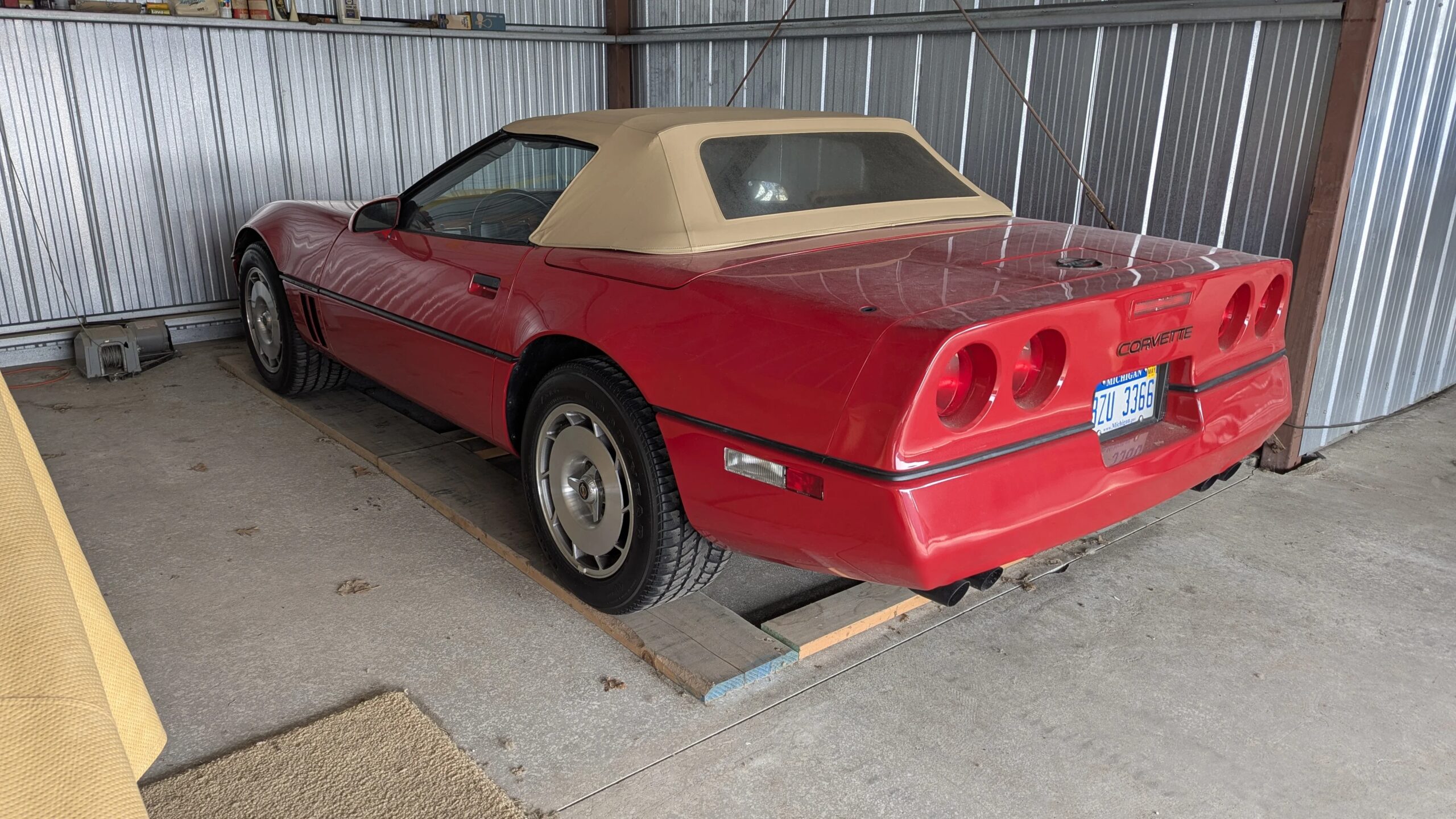 Chevrolet-Corvette-convertible-1986-Red-Tan-9