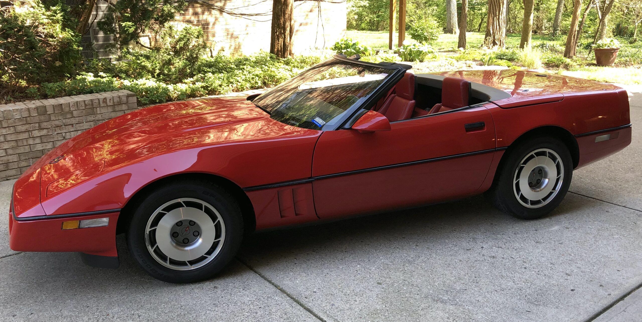 Chevrolet-Corvette-convertible-1987-Red-Red-1