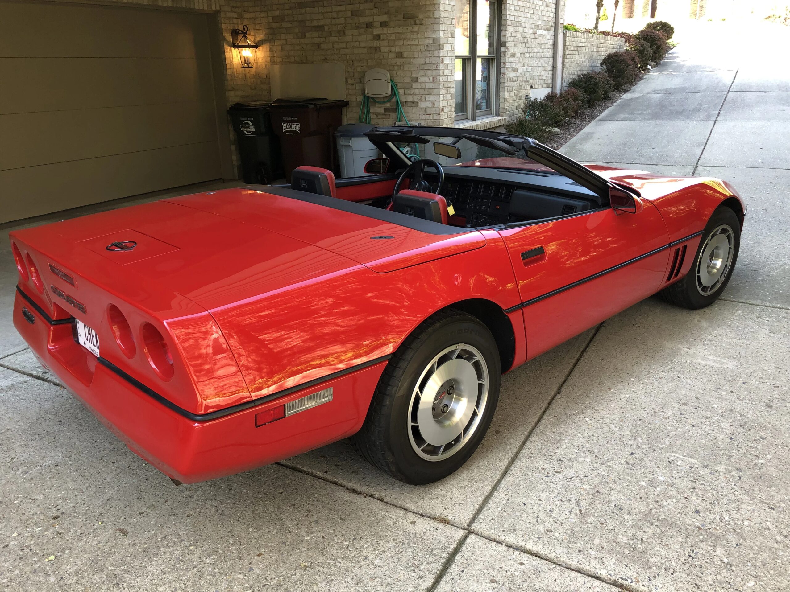Chevrolet-Corvette-convertible-1987-Red-Red