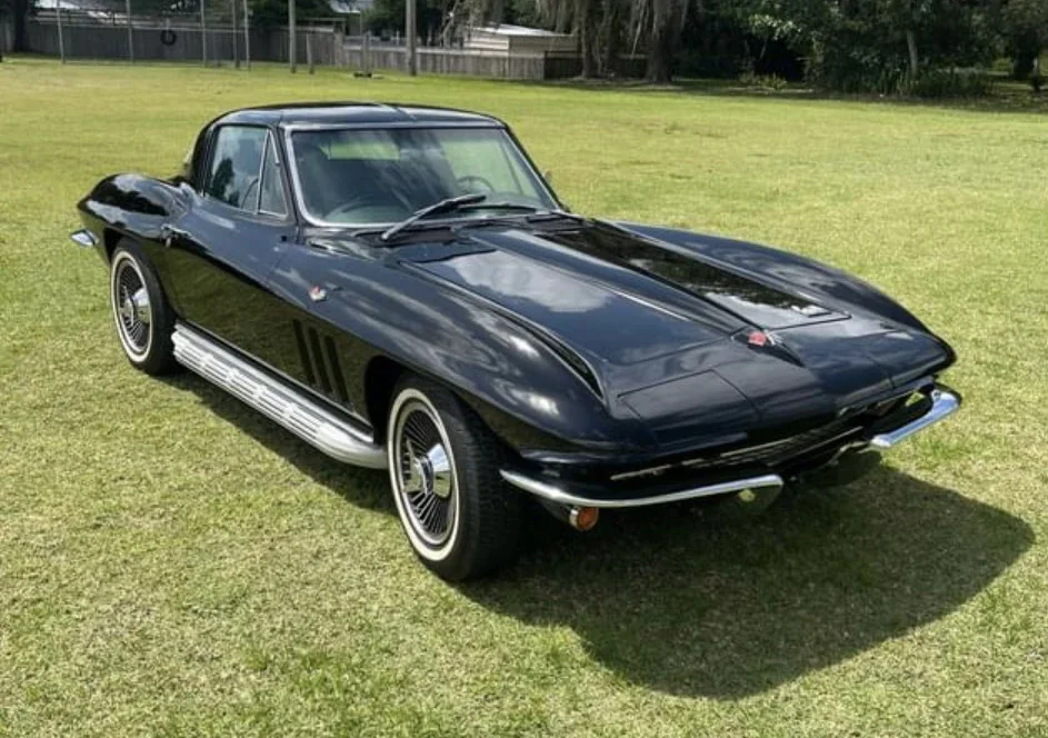 Chevrolet-Corvette-coupe-1966-Black-Black-1