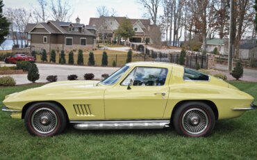 Chevrolet-Corvette-coupe-1967-Yellow-Black-1