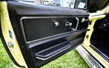Chevrolet-Corvette-coupe-1967-Yellow-Black-11