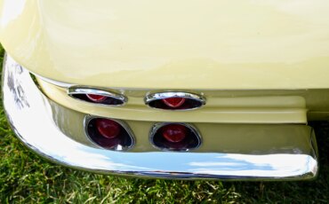 Chevrolet-Corvette-coupe-1967-Yellow-Black-7