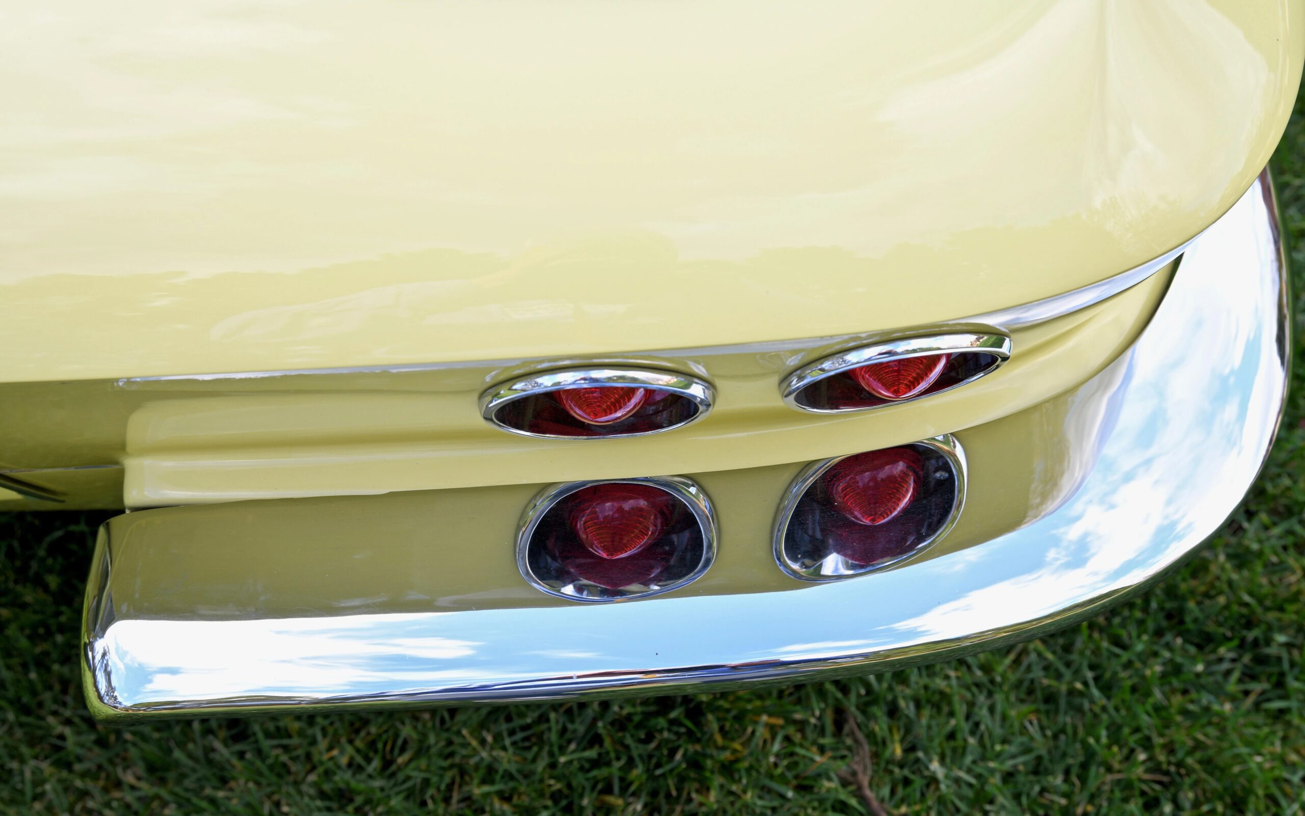 Chevrolet-Corvette-coupe-1967-Yellow-Black-8