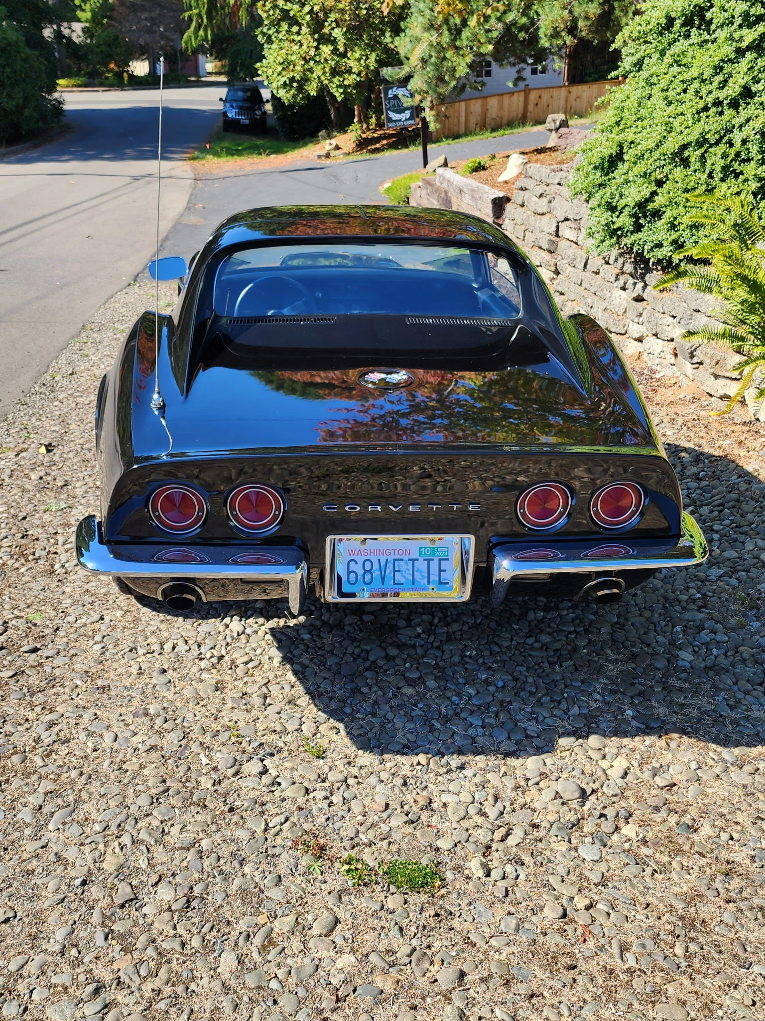 Chevrolet-Corvette-coupe-1968-Black-Black-3