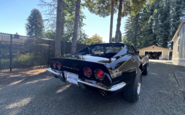 Chevrolet-Corvette-coupe-1968-Black-Black-9