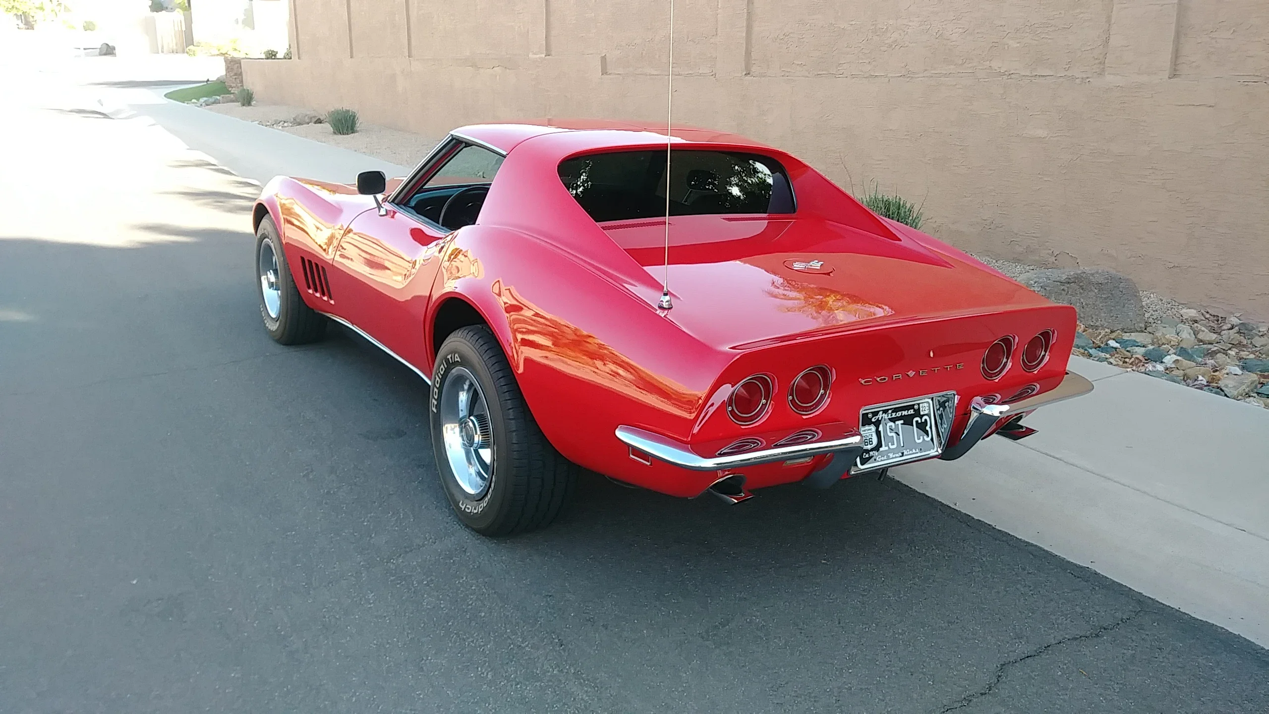 Chevrolet-Corvette-coupe-1968-Red-Black-10