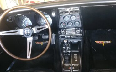 Chevrolet-Corvette-coupe-1968-Red-Black-28
