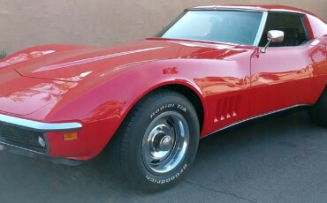 Chevrolet-Corvette-coupe-1968-Red-Black