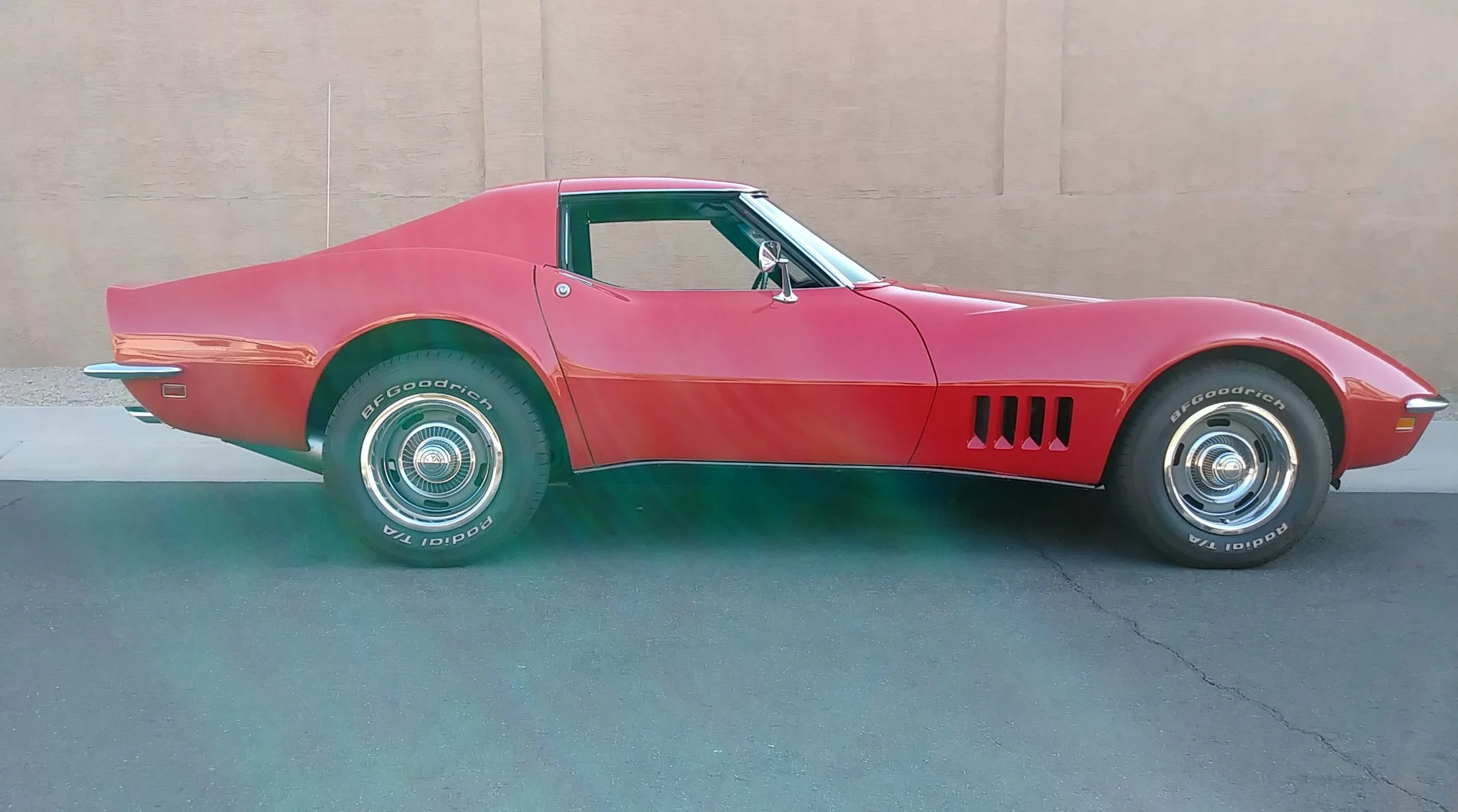 Chevrolet-Corvette-coupe-1968-Red-Black-68