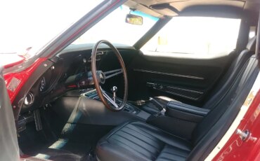 Chevrolet-Corvette-coupe-1968-Red-Black-69