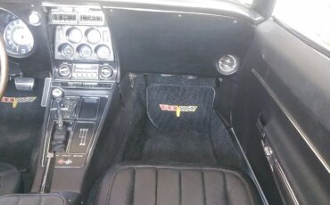 Chevrolet-Corvette-coupe-1968-Red-Black-71