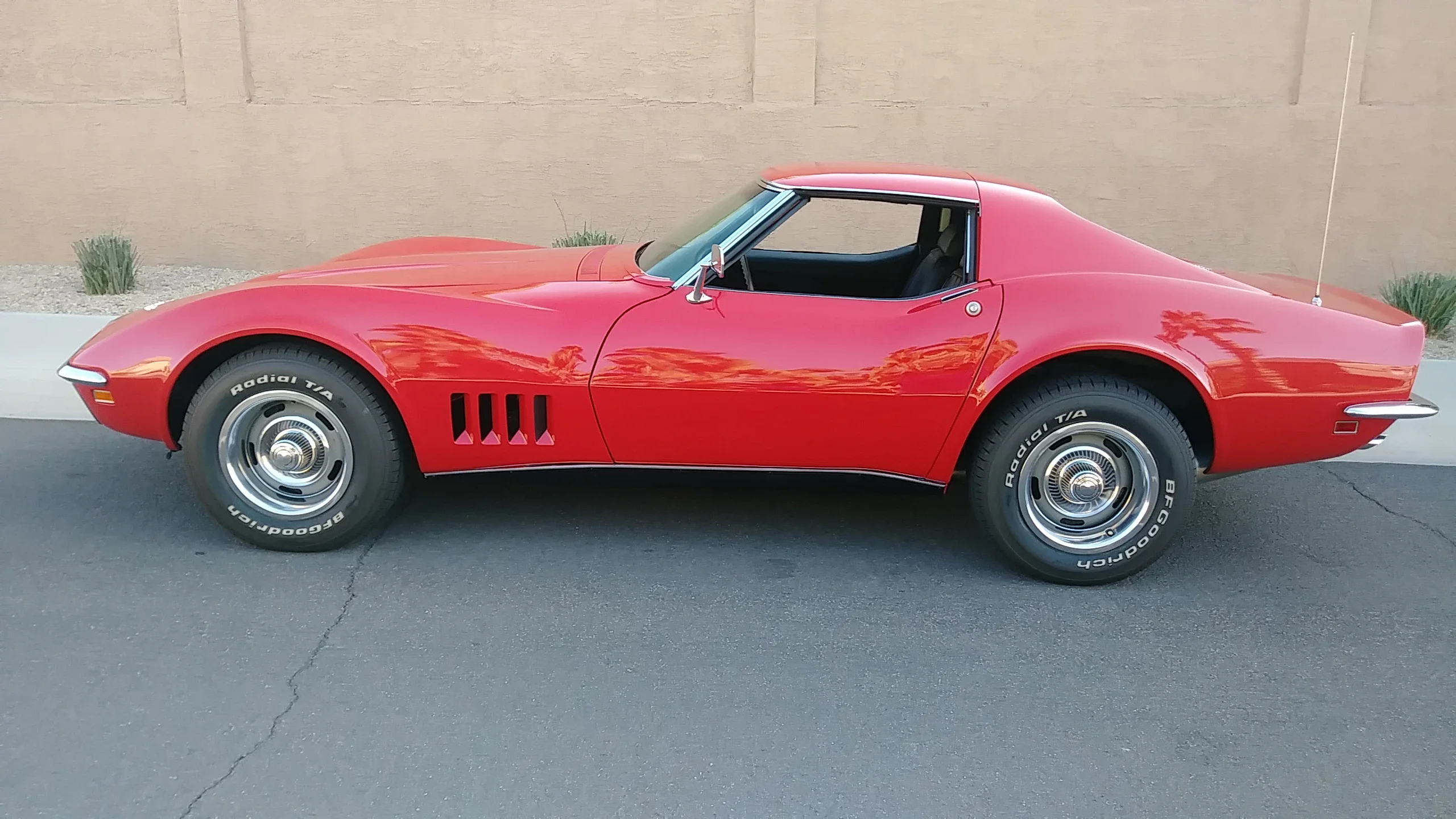 Chevrolet-Corvette-coupe-1968-Red-Black-8