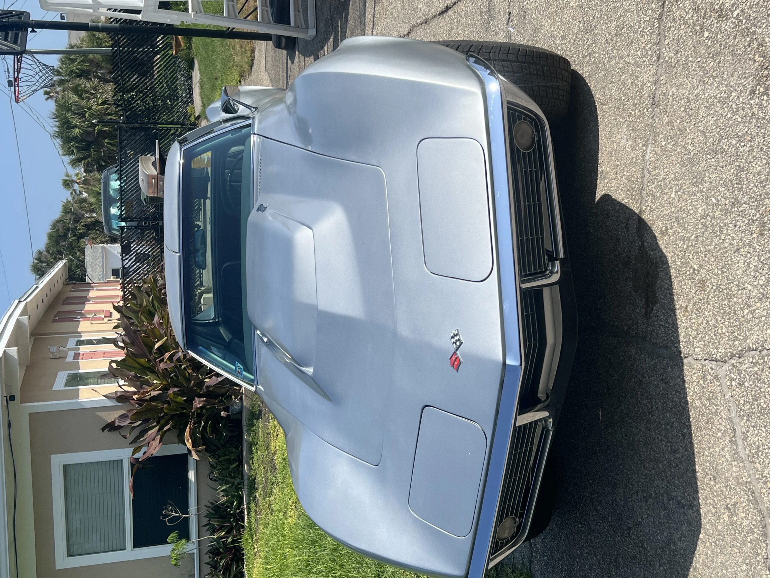Chevrolet-Corvette-coupe-1968-Silver-Black-2
